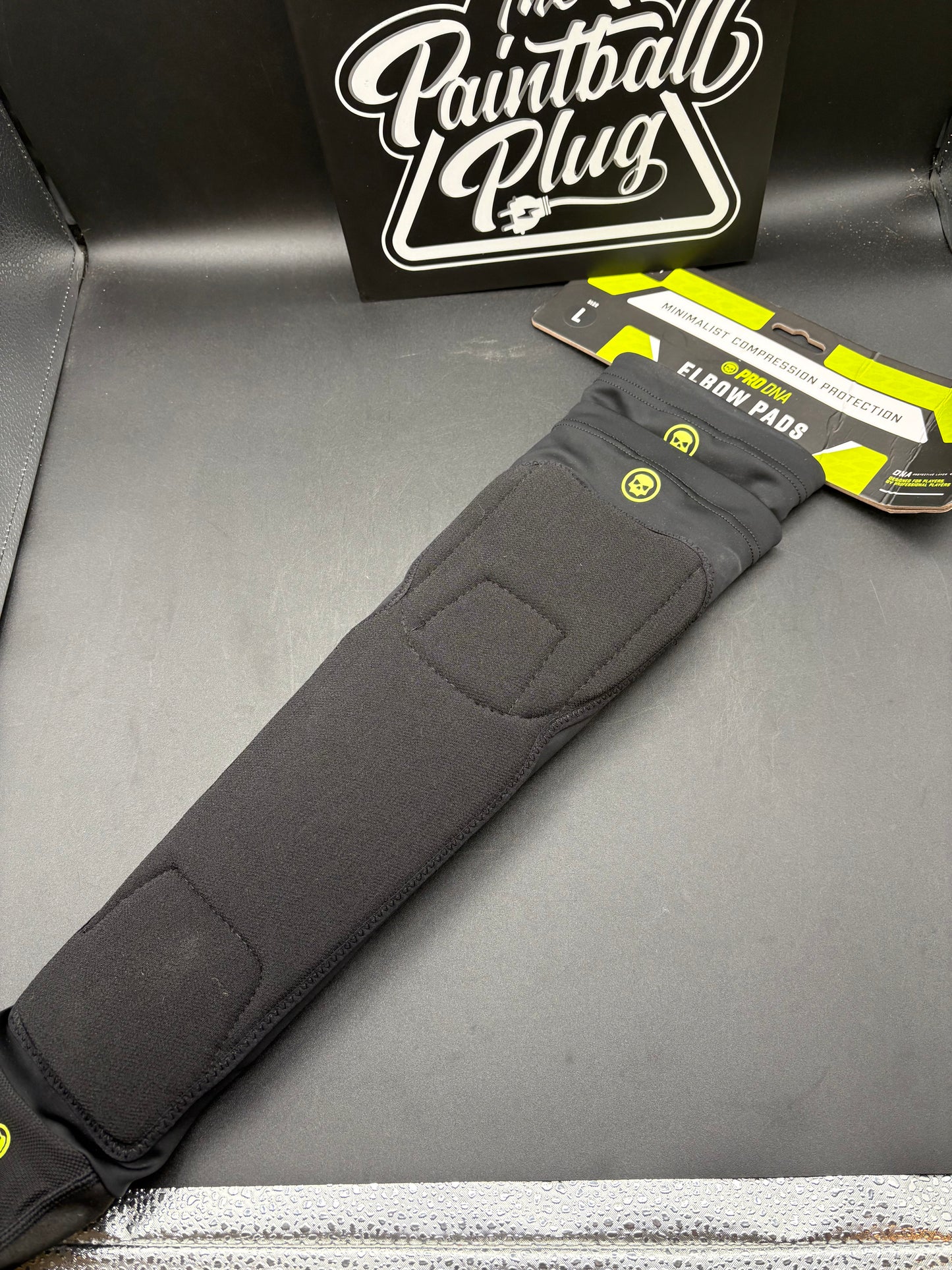 Infamous arm pads